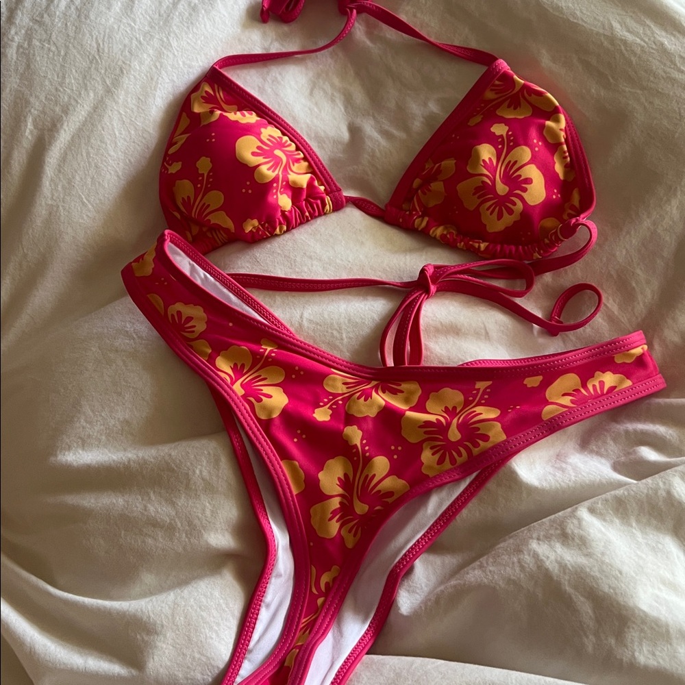 NWOT Floral Pink and Yellow thong Bikini Set - Picture 4 of 4